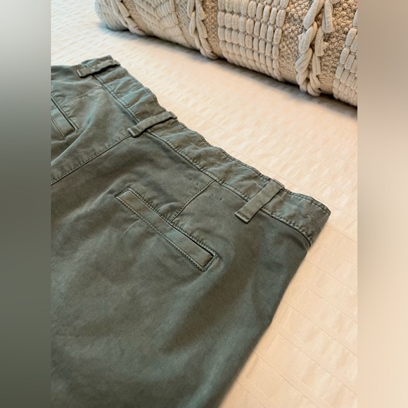 💚 GAP Women’s Girlfriend Chino Shorts Khaki Green NWOT, Size 2 - Picture 9 of 14